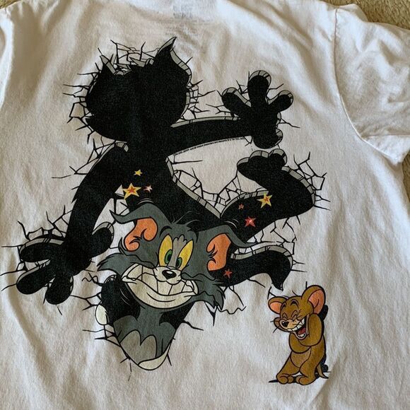 Tom and Jerry white graphic tee. Size Medium - Picture 8 of 16